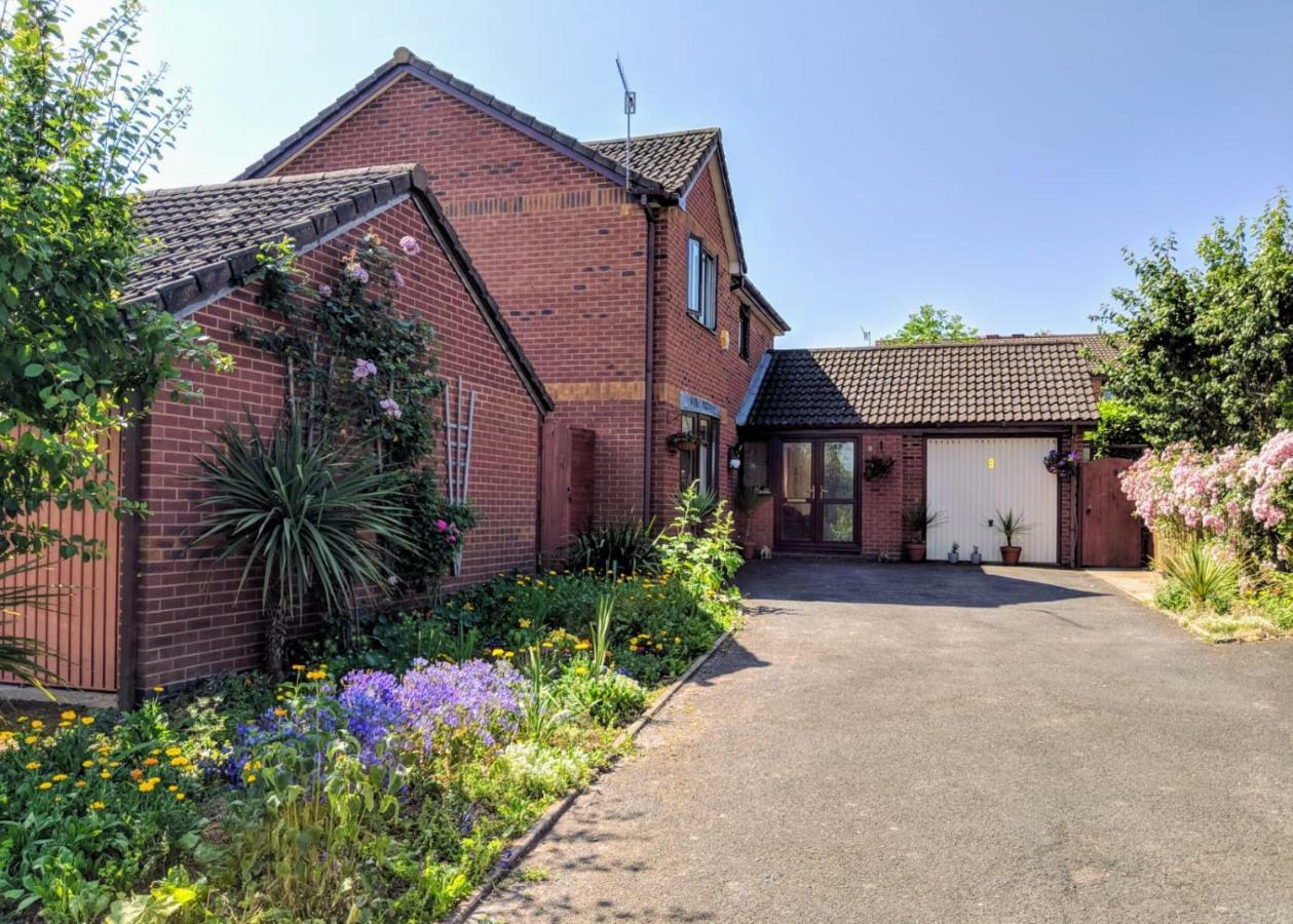 Spring Meadow Worcester Exterior foto